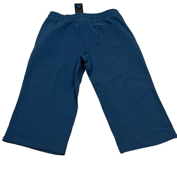 Capris Black Elastic Waist Pants - Very thick and very comfy - Picture 2 of 5